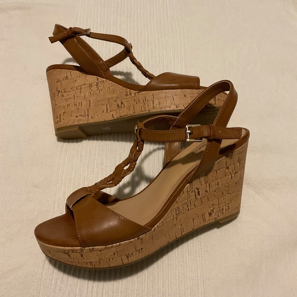 Liz Claiborne cork look tan leather wedges, size 7 - Picture 2 of 6